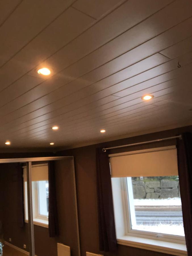 Den Gule Huset Apartment Lyngdal Bagian luar foto