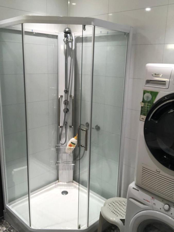 Den Gule Huset Apartment Lyngdal Bagian luar foto